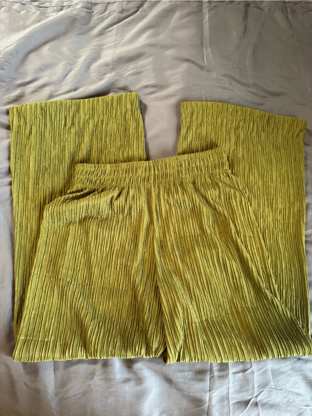 Women’s Crinkle Olive Green Pull-On Pants